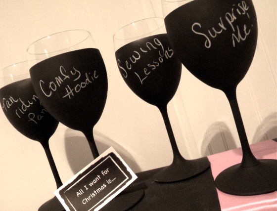 Chalkboard Wine Glasses from Mommy Vegas and the Naptime Gnome